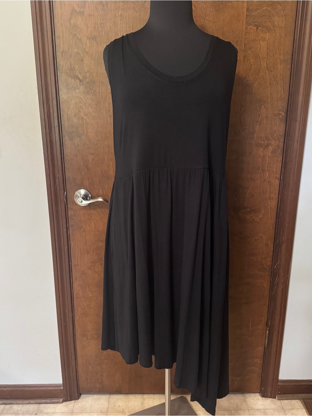 Ava & Viv Black Asymmetrical Sleeveless Swing Dress